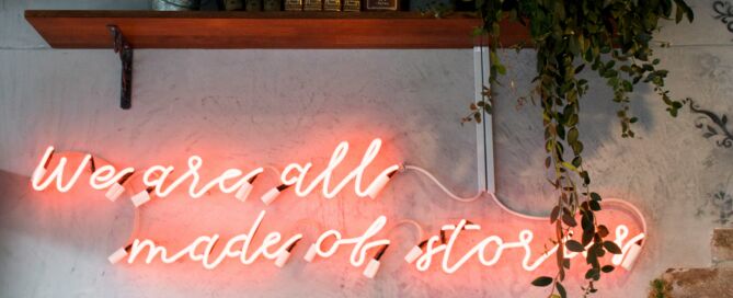 Story telling light
